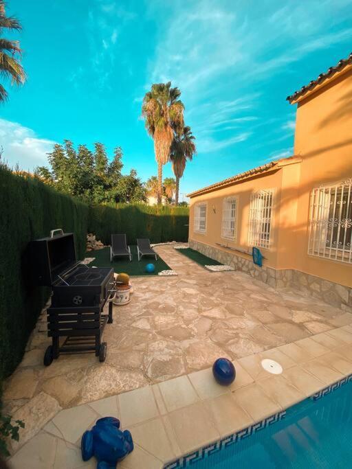 Impresionante Villa Con Piscina - Oliva Nova Екстериор снимка
