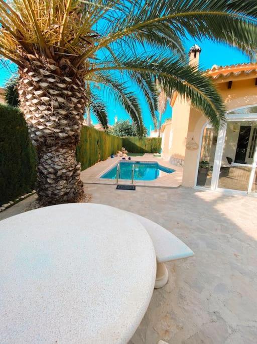 Impresionante Villa Con Piscina - Oliva Nova Екстериор снимка