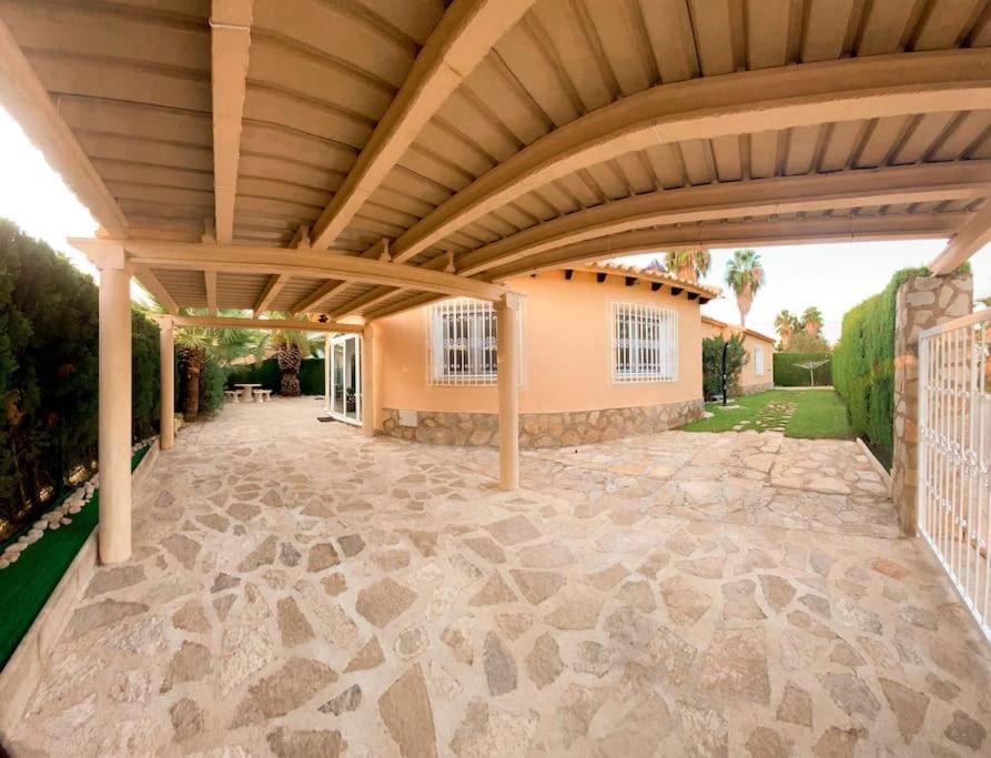 Impresionante Villa Con Piscina - Oliva Nova Екстериор снимка